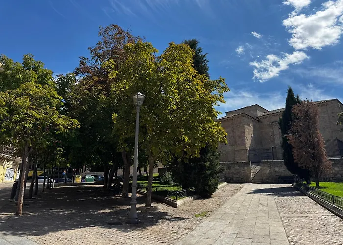 Jardines De San Cristobal Centrico Y Tranquilo Salamanka